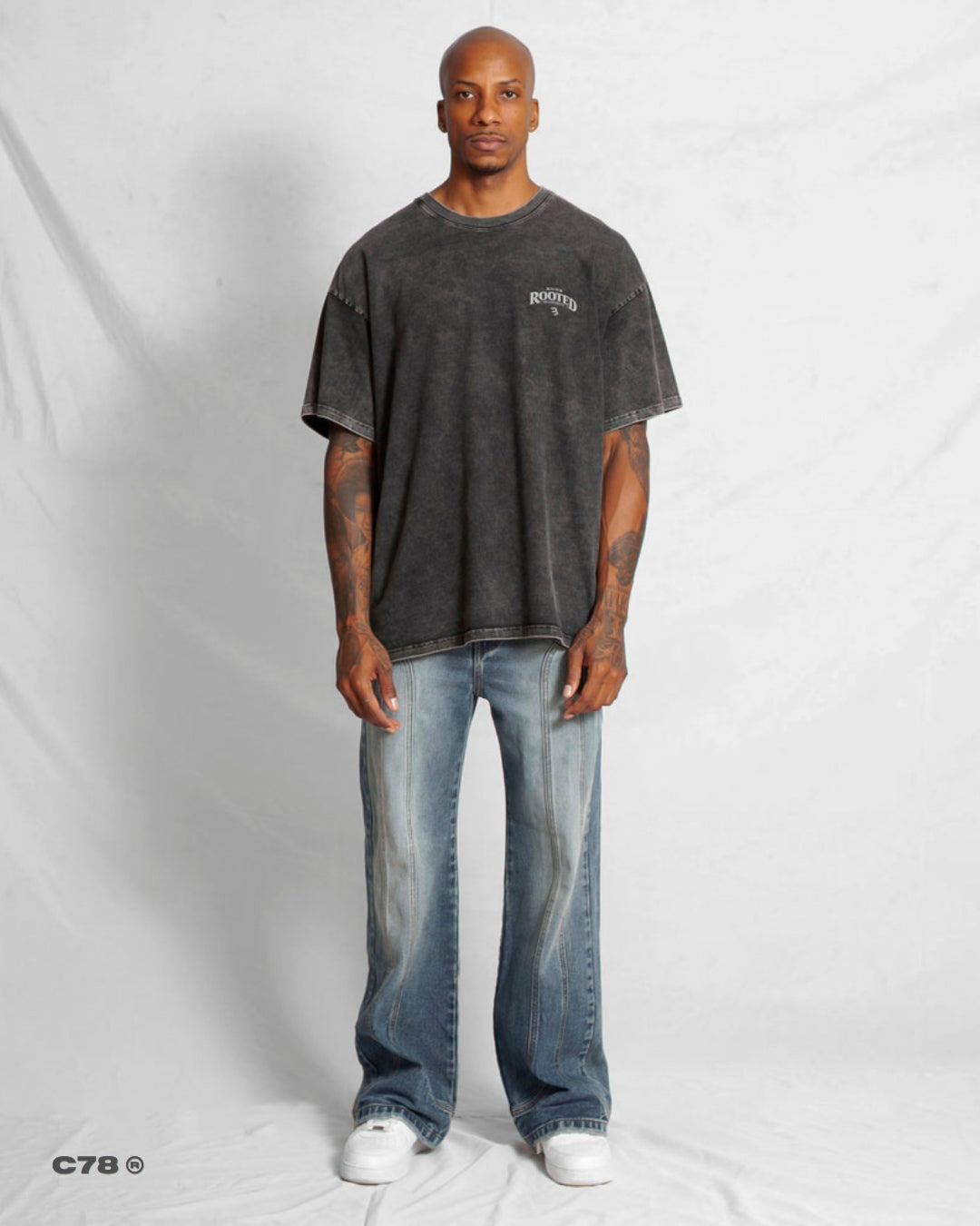 CAMISETA OVERSIZE ROOTED ACID WASH NEGRO