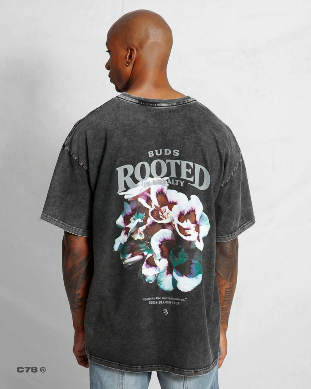 CAMISETA OVERSIZE ROOTED ACID WASH NEGRO