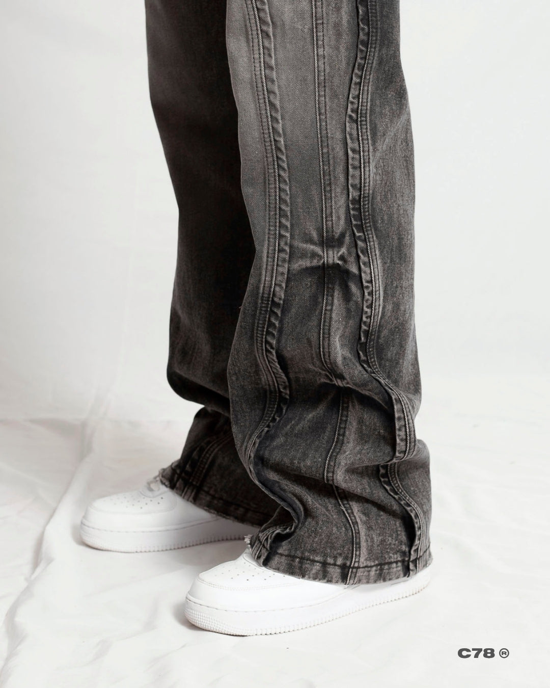 JEAN FLARE CORTES NEGRO LAVADO