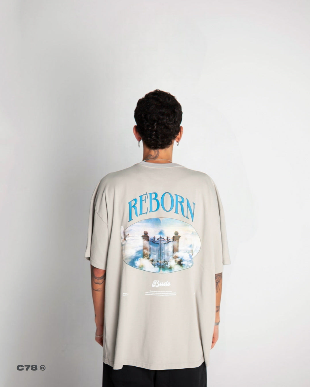 CAMISETA OVERSIZE REBORN GRIS DOORS