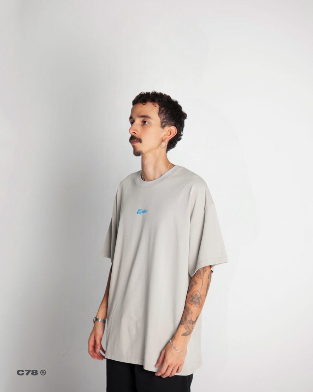 CAMISETA OVERSIZE REBORN GRIS DOORS